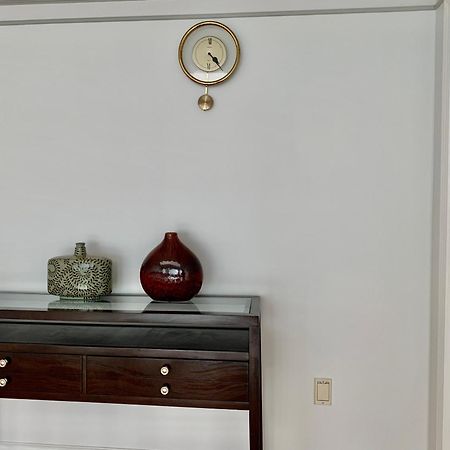One Bedroom Queen Bed Sharing Washroom In Tiger Sweet House License## Richmond Exteriér fotografie